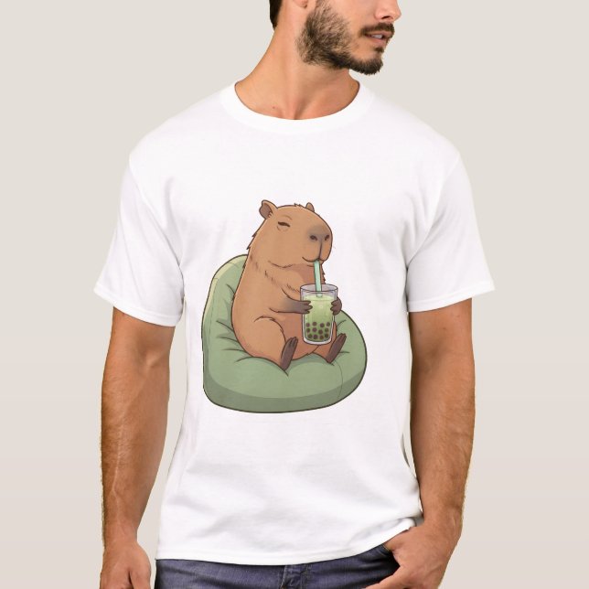 Camiseta Presente Kawaii de Capivara Fofa Bebendo Chá de Ma (Frente)
