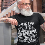 Camiseta Presente legal de estilo retrô para novos vovô<br><div class="desc">Qualquer homem que tenha dois títulos como pai e vovô vai adorar!</div>