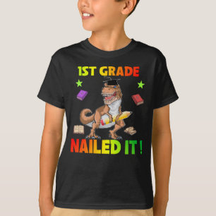 Camiseta Presente no Diploma do Boné de formatura da Série 