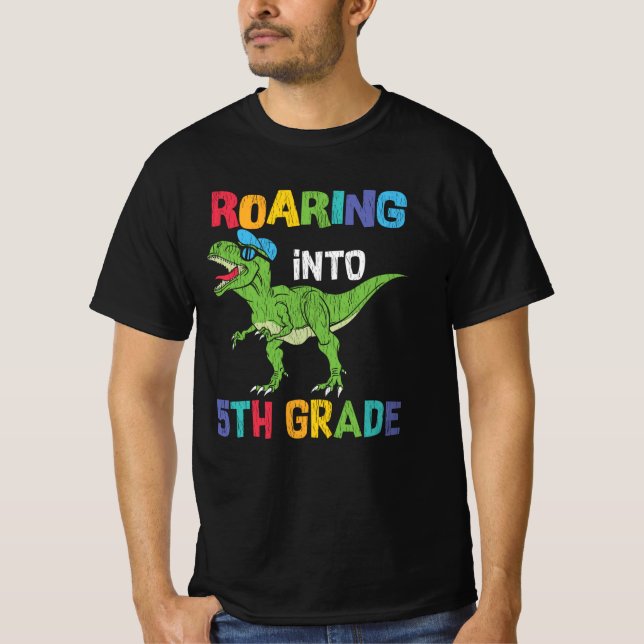 Camiseta Presente para o Primeiro Dia de Aula do Aluno do 5 (Frente)