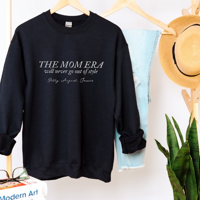 Camiseta Presente personalizado de nome da mãe era Sweater  (Mom Era Sweater Custom Name Gift for Mom with Kids Names)