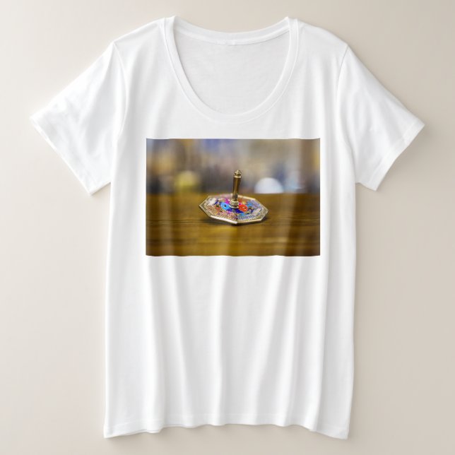 Camiseta Presente SlipperyJoe Hanukkah dreidel base octogon (Frente do Design)