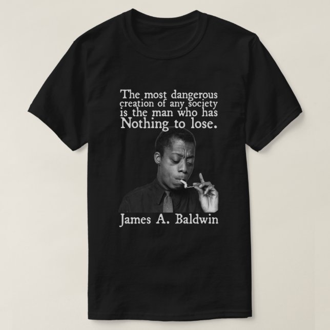Camiseta Presente surpresa James Baldwin Halloween Holiday (Frente do Design)