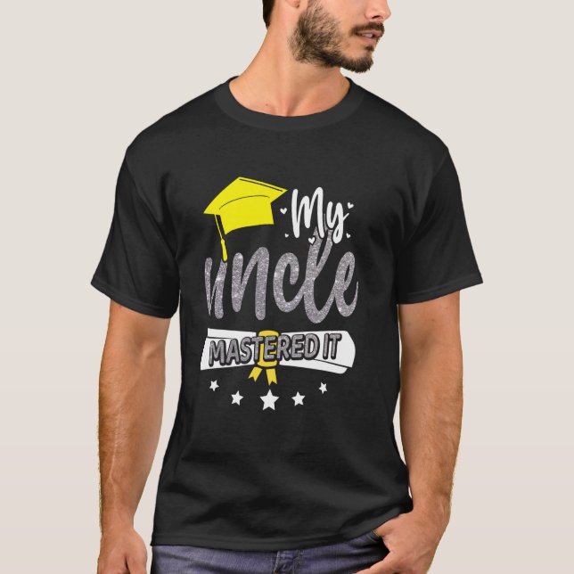 Camiseta Presentes de formatura do mestrado do tio (Frente)