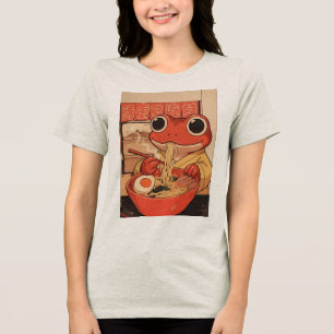 Camiseta Presentes 'Sapo Fofo Comendo Ramen Sem Motivo'