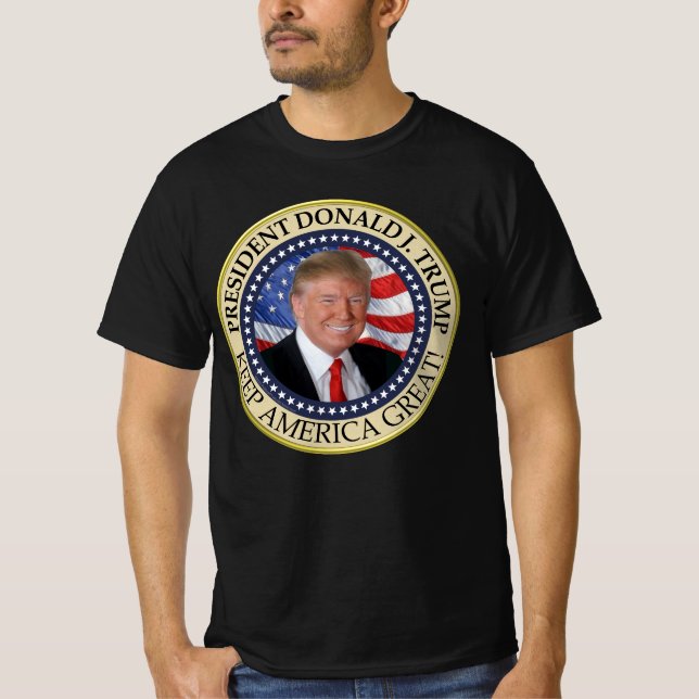 Camiseta Presidente Donald Trump 2020 Mantenha o Excelente  (Frente)