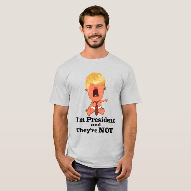 Camiseta Presidente Trump, Donald Trump, Chore Baby, Man Ch (Frente Completa)