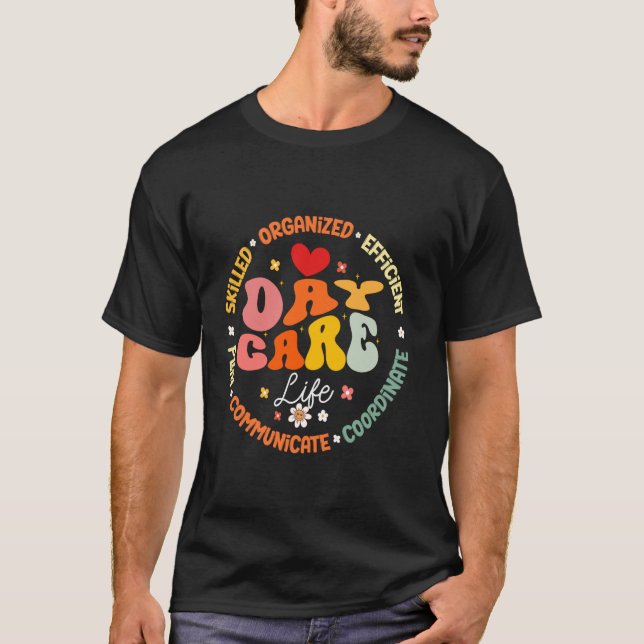 Camiseta Prestador de Cuidados de Crianças na Groovy Daycar (Frente)