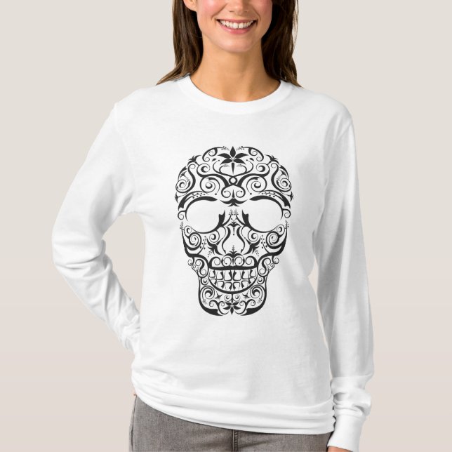 Camiseta Preta com Caveira Estilizada (Frente)