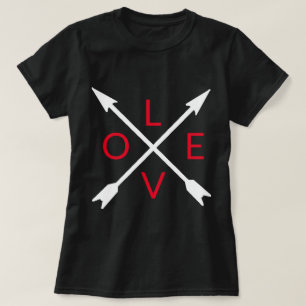 Camiseta Preta com Seta de Amor