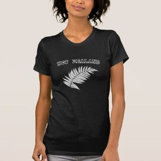 Camiseta Preta da Samambaia Prateada da Nova Zelân