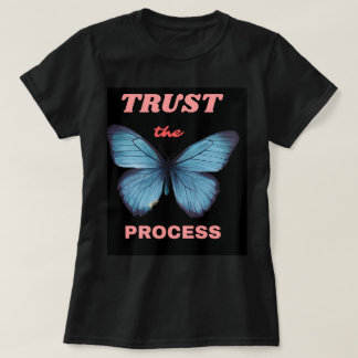 Camiseta Preta de Manga Curta Trust the Process –