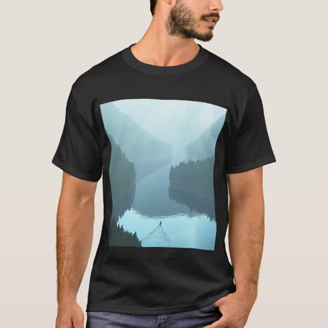 Camiseta preta, de uso masculino, com a imagem de  (Frente)