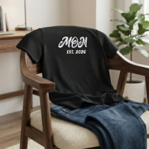 Camiseta Preta e Branca de Mãe Estabelecida com Le