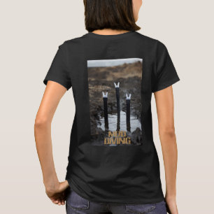 Camiseta preta feminina de mergulho na lama nas co