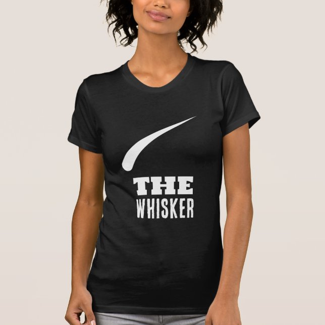 Camiseta Preta Lisa Clara com Bigode (Frente)