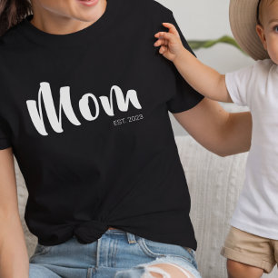 Camiseta Preta Mãe Estabelecida Letra Branca