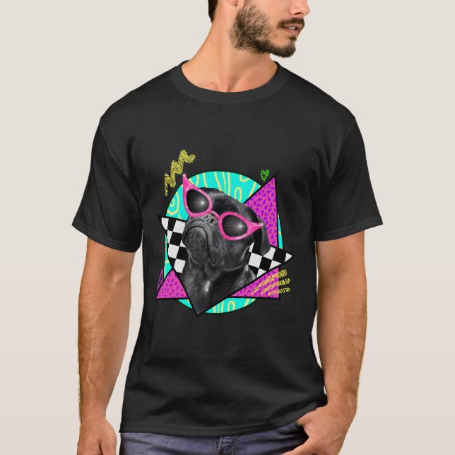 Camiseta Preta Vestindo Óculos de Sol Rosa Clássic (Frente)