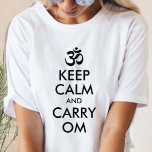 Camiseta Preto e Branco Manter Calmo e Carregar Om