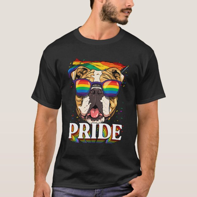 Camiseta Pride American Bulldog LGBTQ Rainbow Flag Pride Mo (Frente)