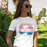 Camiseta Primavera Trip Beach Sunset Família Personalizada<br><div class="desc">Esta camiseta feminina giratória da palmeira tropical é perfeita para uma viagem de férias de primavera com seus amigos universitários ou um cruzeiro divertido tirando férias com a família. Personalize um conjunto de t-shirts personalizadas para o seu grupo a ir à praia ou a uma reunião de família ilha.</div>