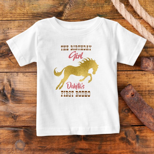 Camiseta Primeiro aniversário rodeio, cor-de-rosa e ouro (Criador carregado)