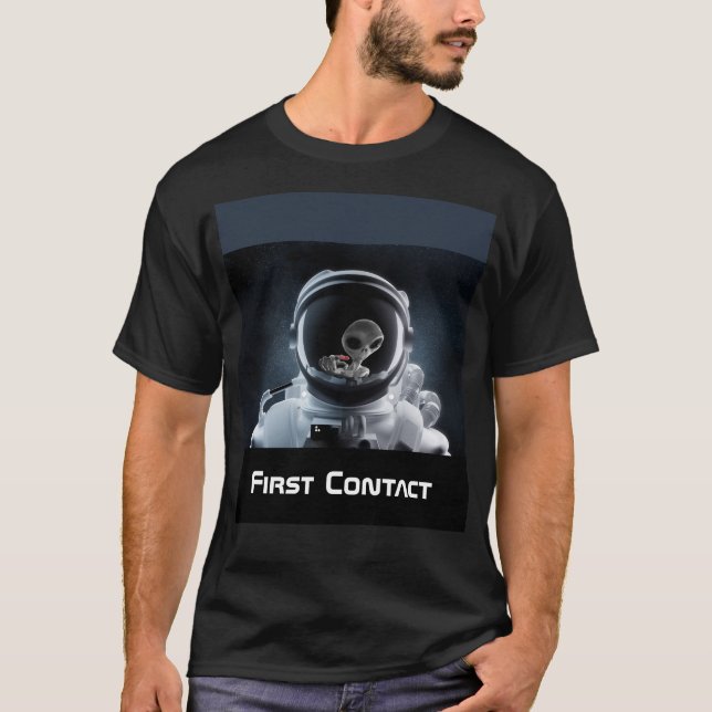 Camiseta Primeiro Contato com o Astronauta e a Alienígena (Frente)