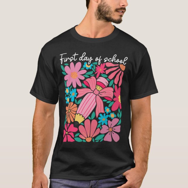 Camiseta Primeiro Dia De Aula Boho Flor Professor Crianças  (Frente)
