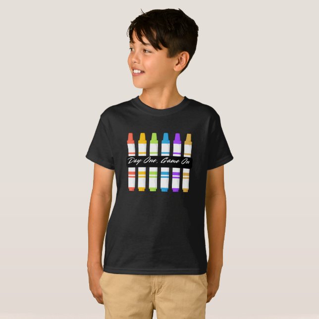 CAMISETA PRIMEIRO DIA DE AULA, DIA UM JOGO ON (Frente Completa)