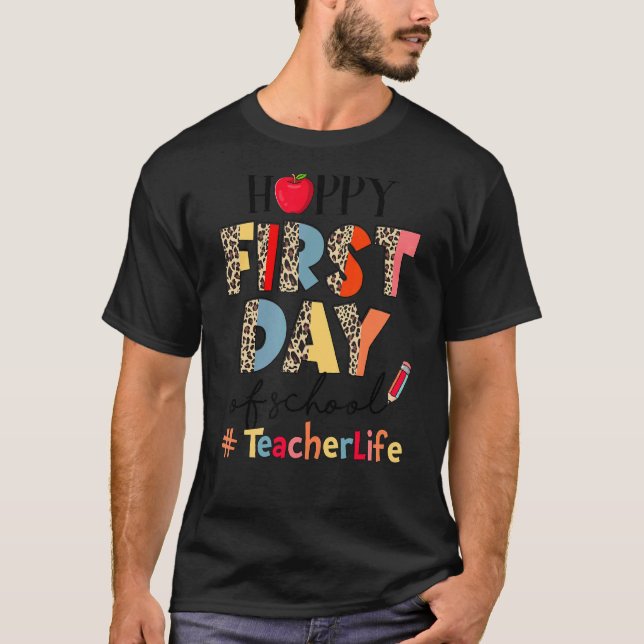 Camiseta Primeiro Dia De Professora Da Escola A Vida Leopar (Frente)