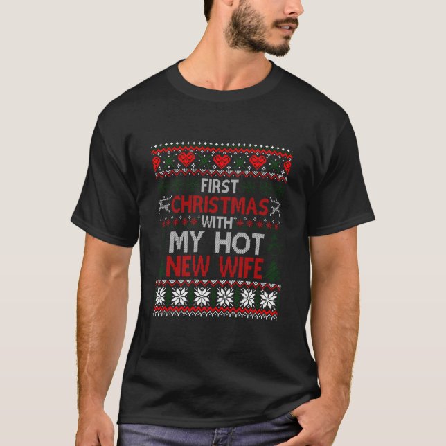 Camiseta Primeiro Natal Com Minha Nova Esposa Quente Casada (Frente)