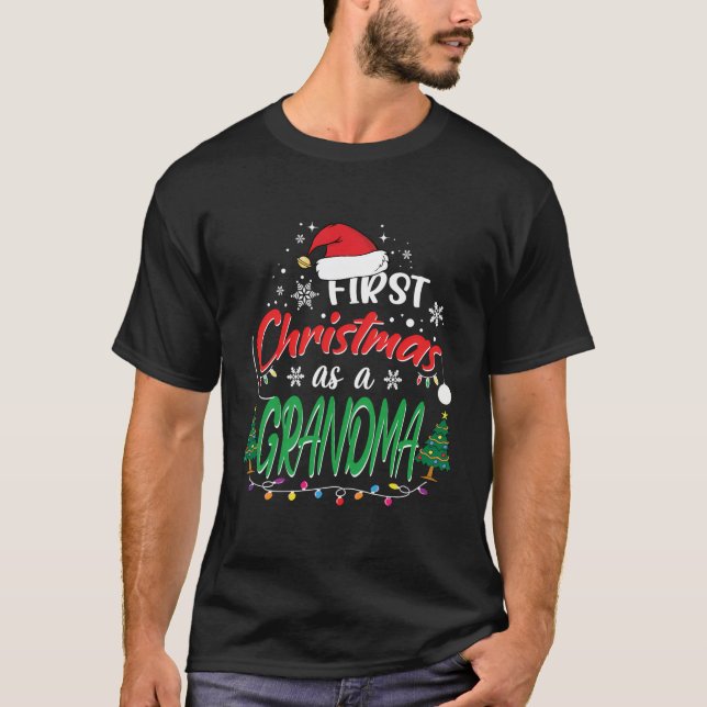 Camiseta Primeiro Natal Como Avó Nova Avó 1Rua C (Frente)