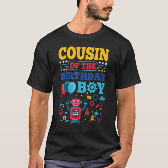 Camiseta Primo da família P de jogos de robô de aniversário (Frente)