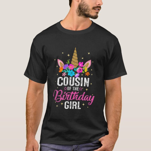 Camiseta Primo Da Rapariga De Aniversário Mãe Dotada De Uni (Frente)