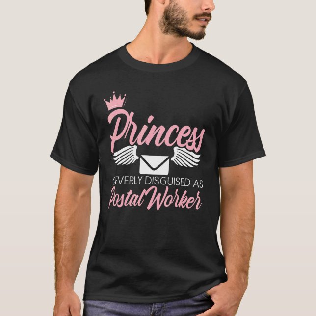 Camiseta Princesa Claramente Disfarçada Como Correio Postal (Frente)