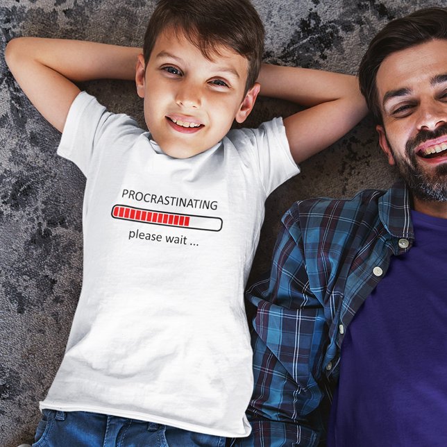 Camiseta Procrastinando, Por Favor, Espere (Criador carregado)
