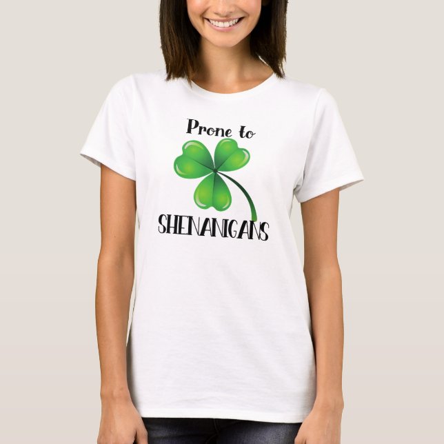 Camiseta Procure Shenanigans Shamrock Rua. Dia de Patrick (Frente)