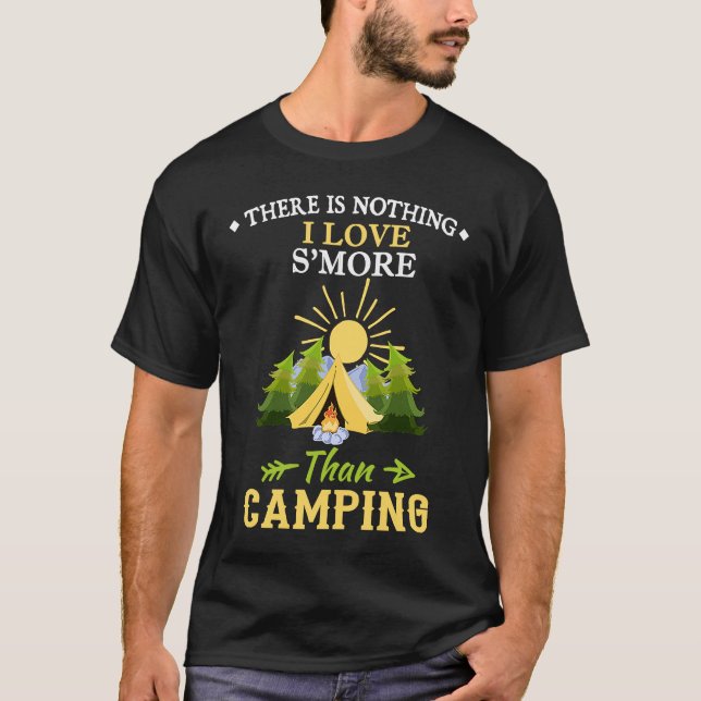 Camiseta Produto de acampamento Nada que eu adoro é mais do (Frente)