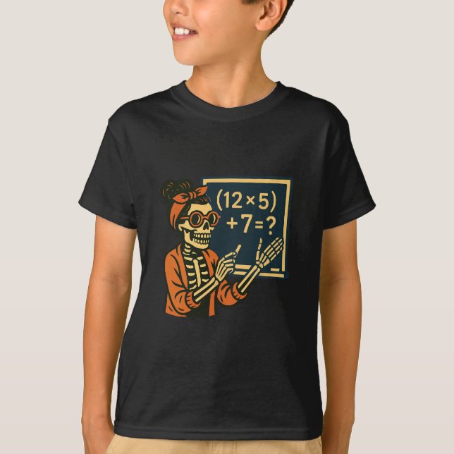 Camiseta Professor de Halloween Seis Sete Meme 6 7 Esquelet (Frente)