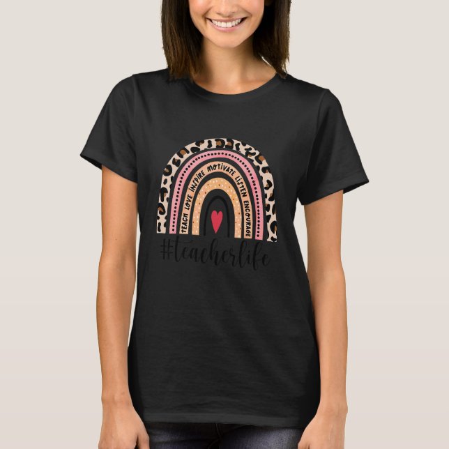 Camiseta Professor Life Boho Leopard Rainbow Teach Love Ins (Frente)