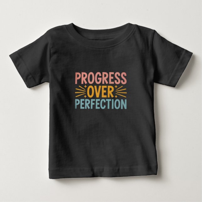 Camiseta Professor Progresso em vez de Perfeição Volta às A (Frente)