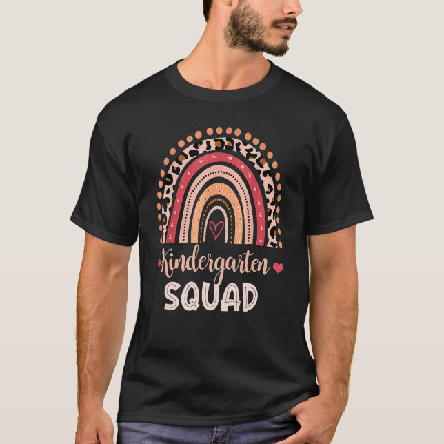 Camiseta Professora Da Esquadra Do Jardim De Infância Rainb (Frente)