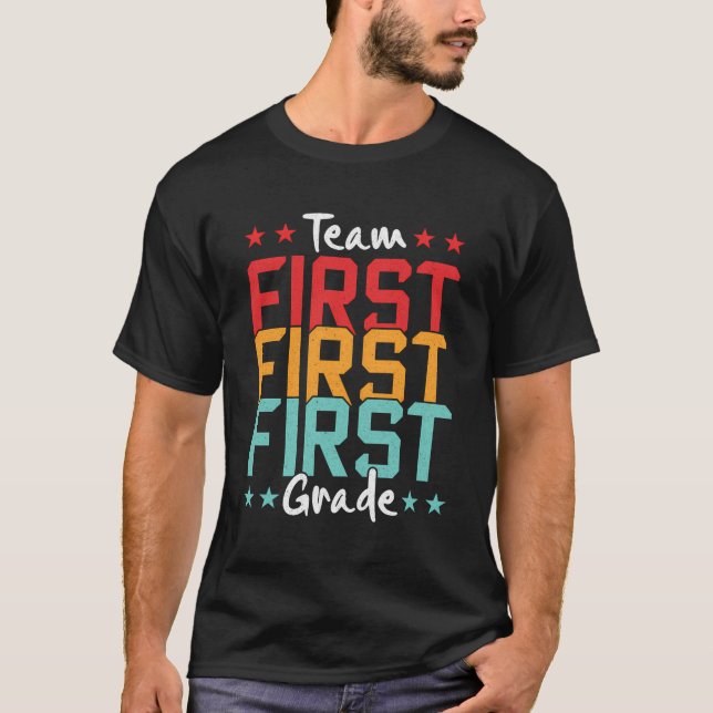 Camiseta Professora Da Primeira Série Da Equipe De Volta À  (Frente)