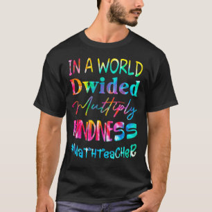 Camiseta Professora De Matemática Num Mundo Dividido Multip
