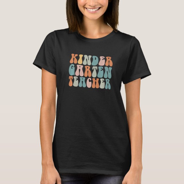 Camiseta Professora Do Jardim Infantil De Volta À Groovy Re (Frente)