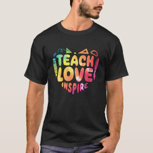 Camiseta Professora Ensina Amor No Primeiro Dia De Volta À