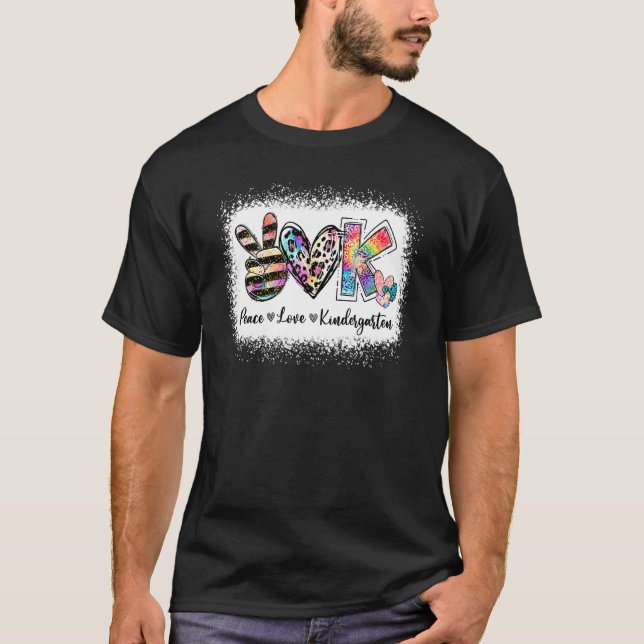 Camiseta Professora Grau Paz Amor Team Kindergarten (Frente)
