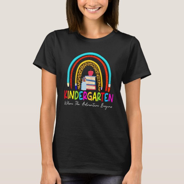 Camiseta Professora Jardim de Infância Arco-íris Segundo Gr (Frente)