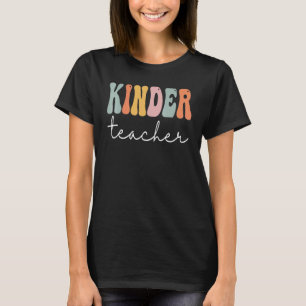 Camiseta Professora Kinder Retro Groovas Feliz Primeiro Dia