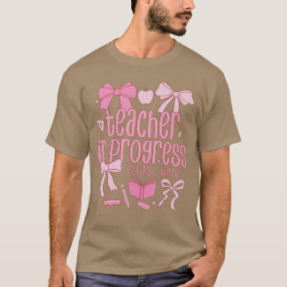 Camiseta Professora Mulher em Andamento Coquette Laço Rosa 